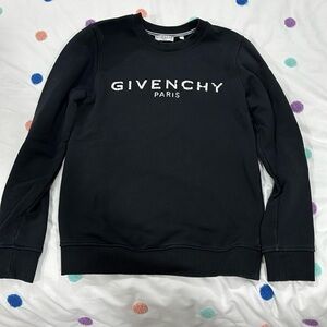 kids Givenchy long sleeve sweatshirt, used in good condition,